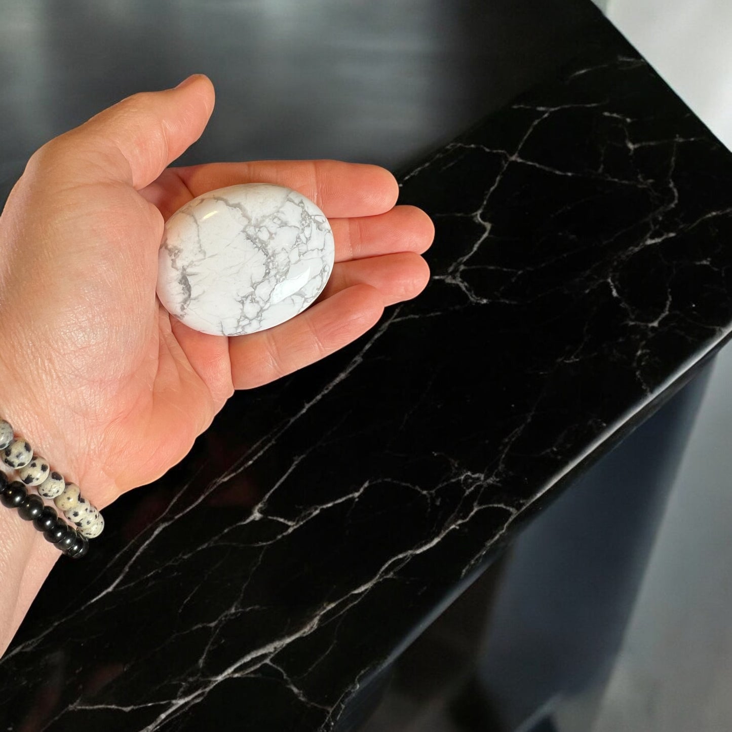 Howlite Palm Stone