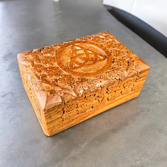 4"x6" Triqueta Carved wooden Box